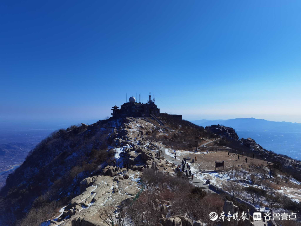 壹粉过大年|登高望远，步步高！大年初一登泰山，讨个新年好彩头