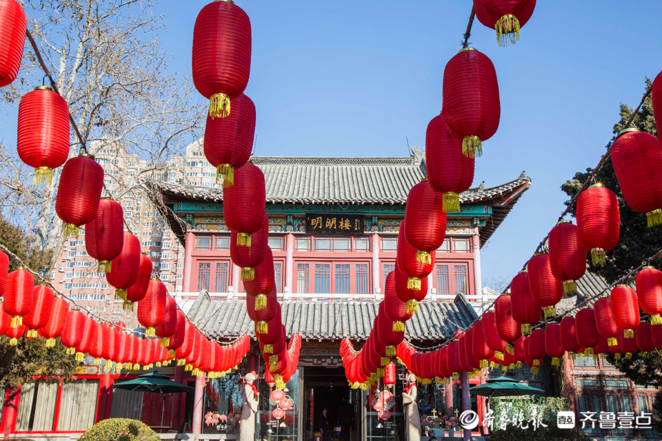 壹粉过大年|灯笼高高挂！济南天下第一泉风景区，红火热闹年味浓