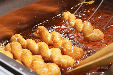 壹粉过大年|酥脆香甜！自制美食大麻花出锅啦，好吃极了越嚼越香