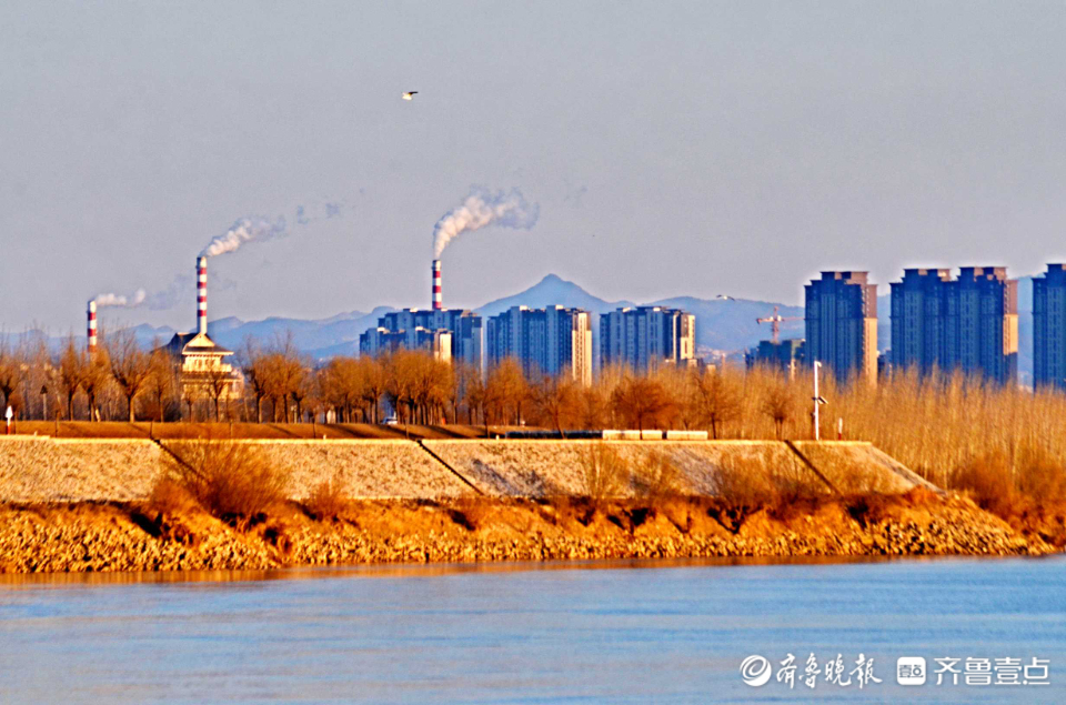 壹粉过大年|水天一色，夕阳余晖！早春夕阳下黄河落日美如画