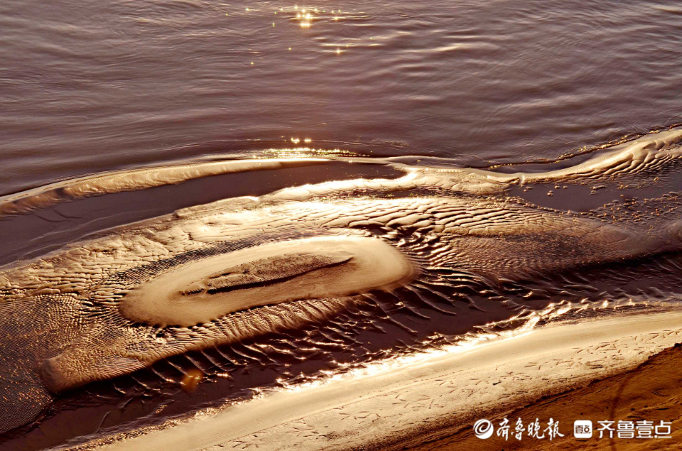 壹粉过大年|水天一色，夕阳余晖！早春夕阳下黄河落日美如画