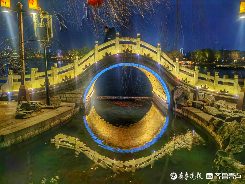壹粉过大年|这里夜景美极了！漫步济南大明湖赏景游玩，好不惬意