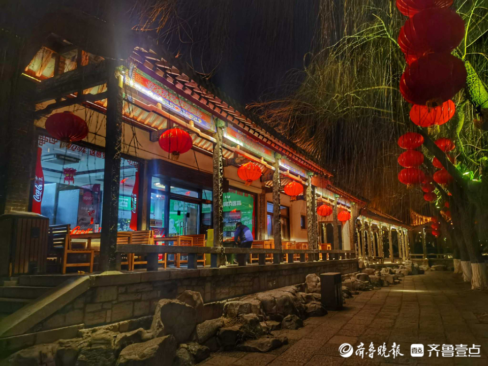 壹粉过大年|这里夜景美极了！漫步济南大明湖赏景游玩，好不惬意