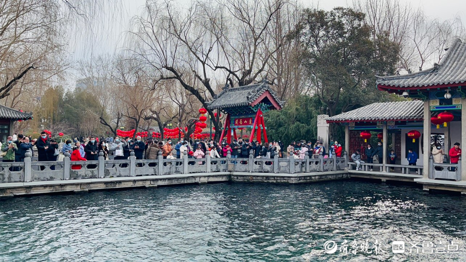 壹粉过大年|初六往外走！济南趵突泉畔游人如织，感受泉水的滋润