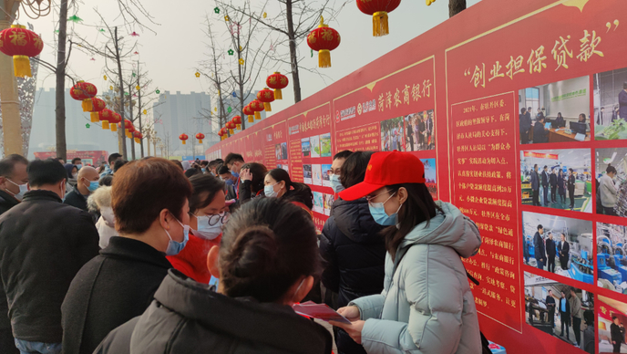 果然视频|场面超震撼，春风行动推进会吸引1.1万求职者