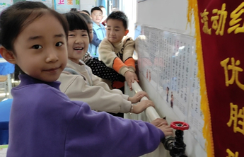 烫手啦！新学期开学首日潍坊市实验小学南校区告别空调取暖