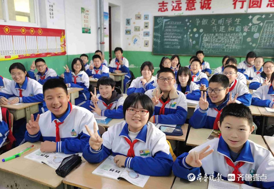 喜迎新学期协力谱新篇东营区三中2022年春季开学第一天