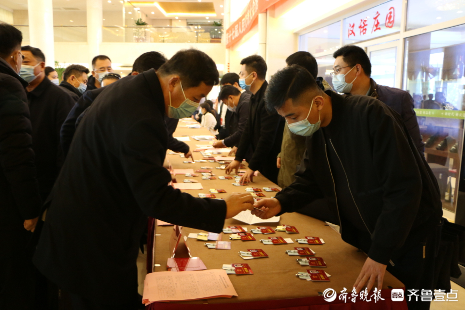 聚焦两会丨今天下午，枣庄市人大代表报到