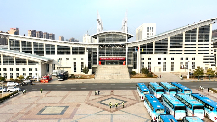 聚焦两会丨枣庄市政协十一届一次会议开幕