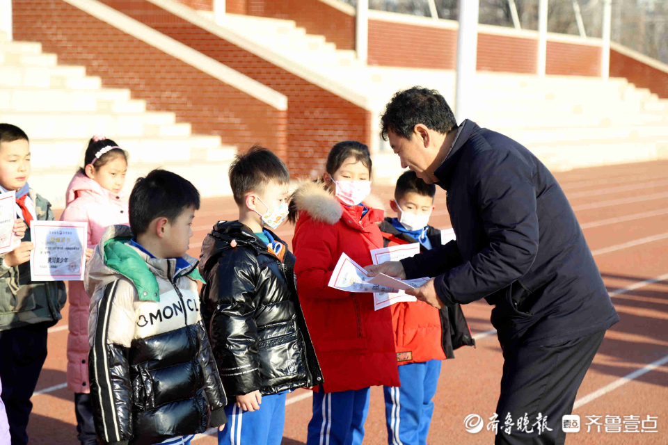 东营区黄河中学举行虎虎生威一起向未来春季开学典礼