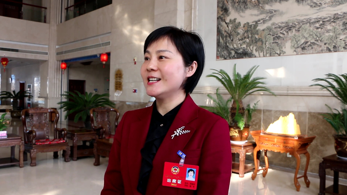 聚焦两会|政协委员周海玲：帮青少年扣好人生“第一粒扣子”