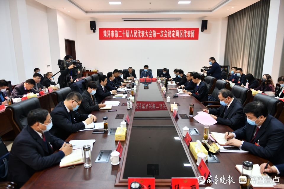 张伦参加定陶区代表团审议
