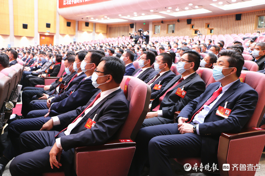 枣庄市十七届人大一次会议胜利闭幕