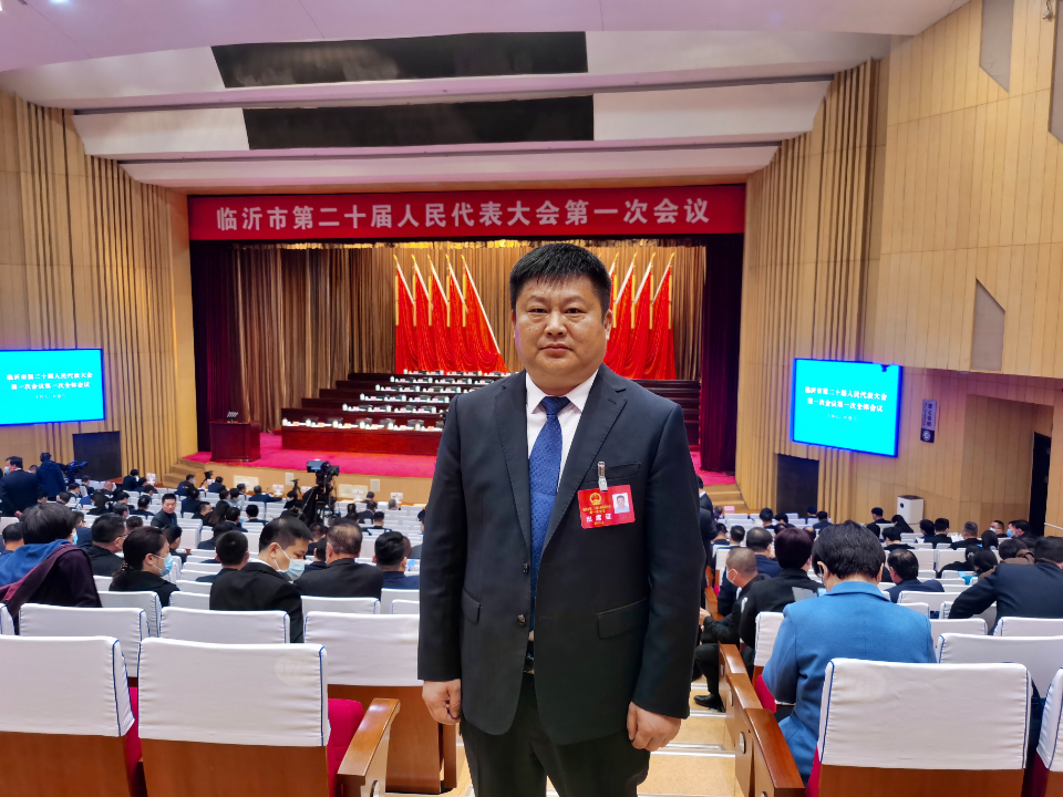 聚焦临沂两会人大代表徐振东带领乡亲们致富增收