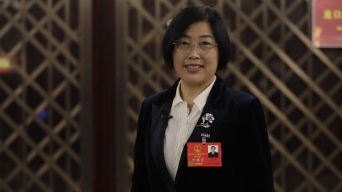 果然视频|烟台市人大代表颜世芹:增时增服,减少家长后顾之忧