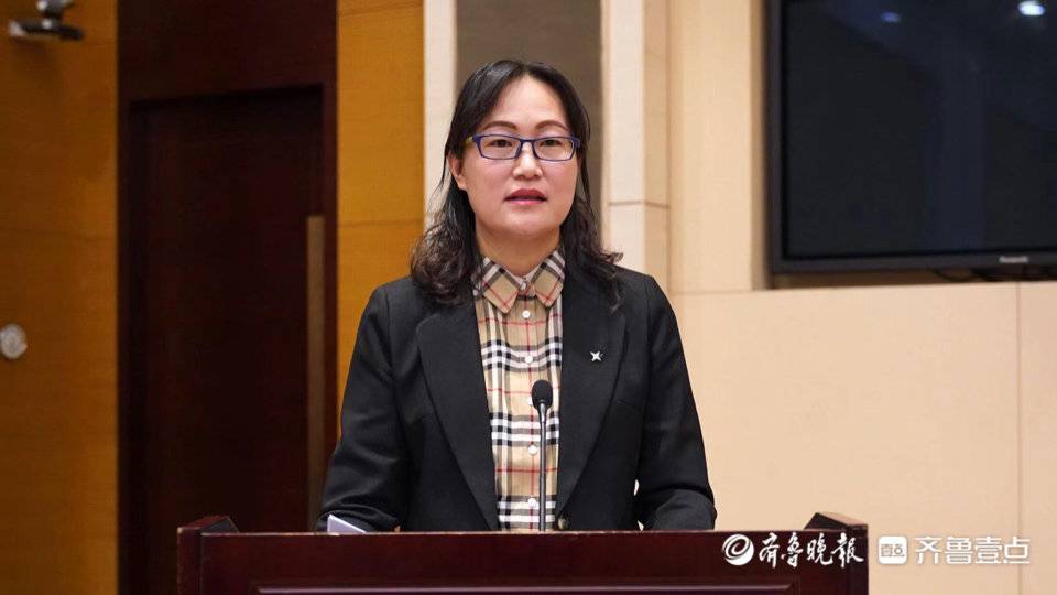 芳华·风采｜博山内画张艺术馆馆长文静：内画技艺绘就出彩人生