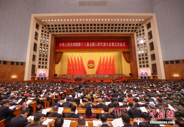 两会今日看点：国务委员兼外交部长王毅答记者问