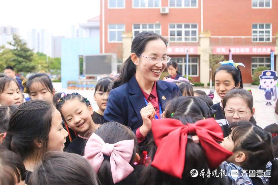 春风如你|日照市金海岸小学校长赵庆英：将立德树人厚植师生心田