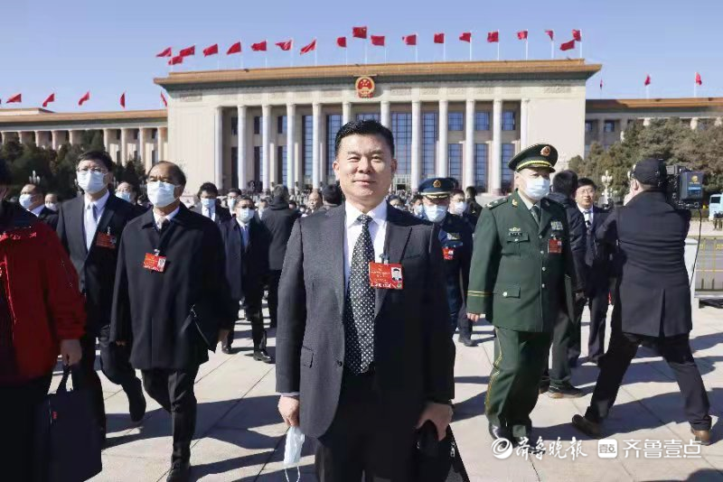 全国人大代表李久存：将0-6岁婴幼儿培育逐步纳入国家义务