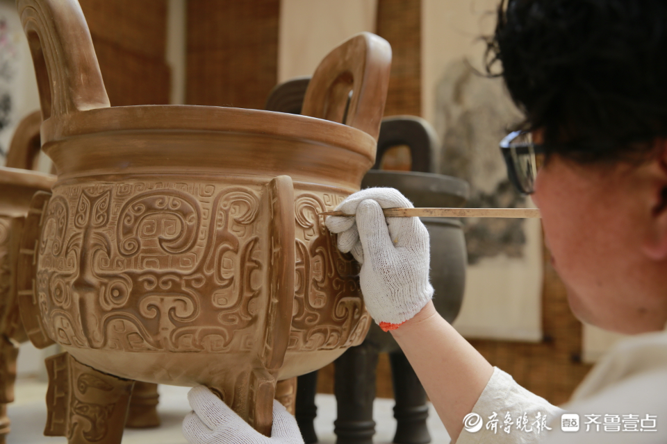 山东手造｜茶具、笔筒、砂锅……日照黑陶在实用中传承创新