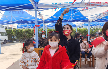 敲锣鼓，看直播！烟台家乡人迎接亚平凯旋