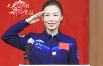 长图壹站|在轨183天后凯旋，记录王亚平的那些“天宫时刻”