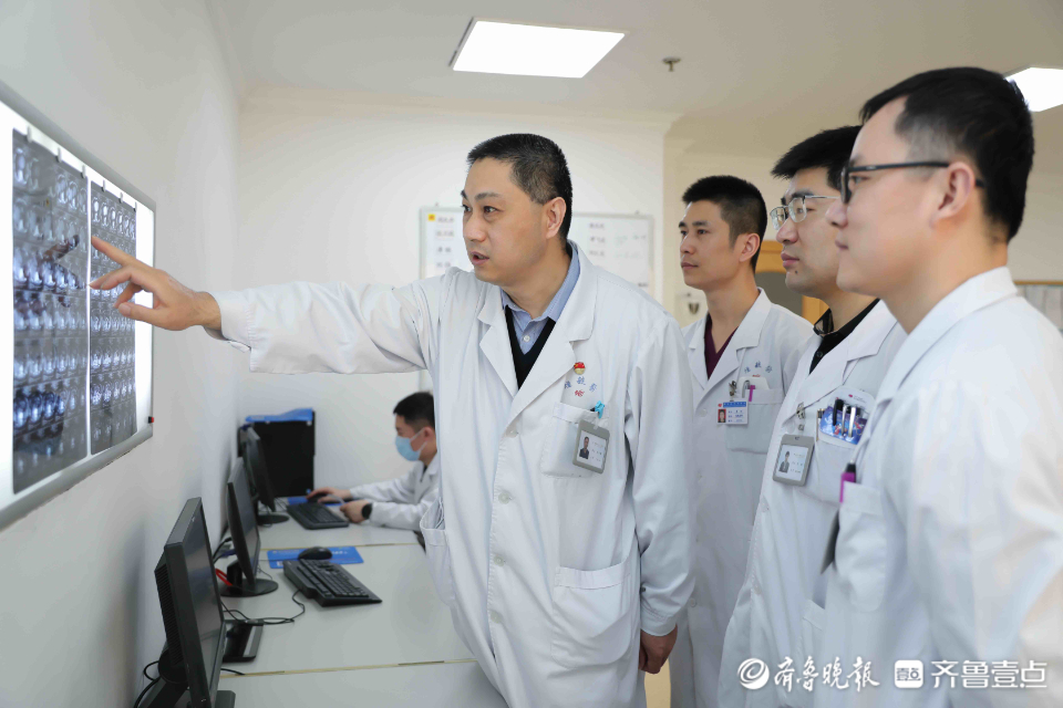 毓璜顶医院肝胆胰脾外科专家张卫国：做值得患者托付生命的好医生