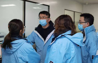 毓璜顶医院博士检验师杨新：在哪儿都是在疫情防控第一线