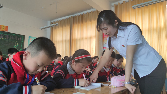 青年说｜乡村教师公晓丽：全镇第一的教学成绩，一半功劳归家人