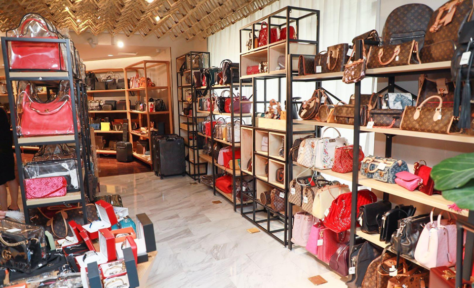 探访二手奢侈品店 货从哪来的?如何防假?-齐鲁晚报网