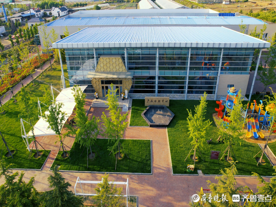 山东手造丨嗡嗡乐园版蜂蜡口红，给你不一样的甜蜜体验