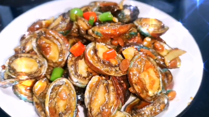 这道酱爆小鲍鱼下酒一绝