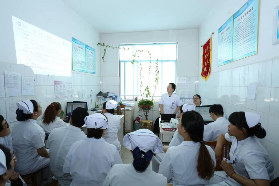 让患者少走弯路临沂市肿瘤医院乳腺科专家王京芬的心愿