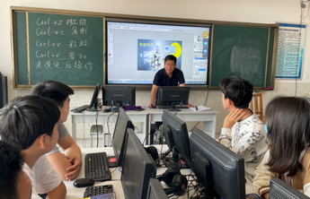 教育筑梦人|王松：副科不“副”，信息技术课也有春天