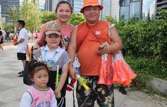 说山东话就免费送！泰山队揭幕战现场，球迷自费购买200支喇叭