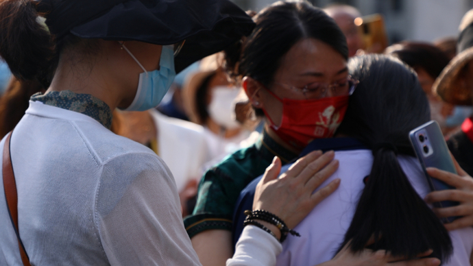 果然视频·向着理想出发|数学挺难？济宁教师给学生个暖心抱抱