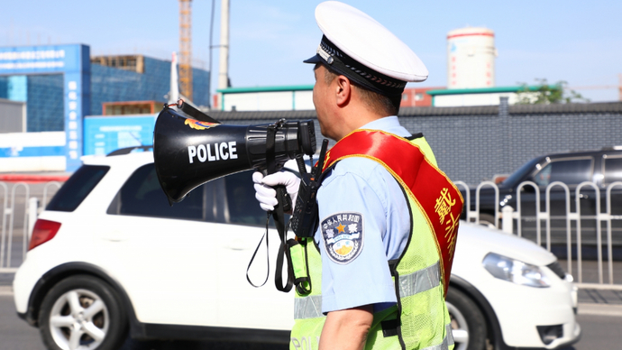 果然视频·向着理想出发|护航高考，任城交警保障畅通
