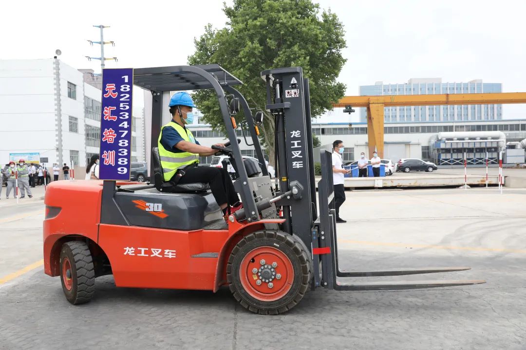 德州經開區安全生產月之高速德建杯特種設備叉車技能比賽舉行