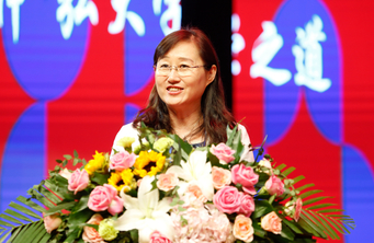 壹点海报|济南大学城实验高中校长郑玉香寄语中考生
