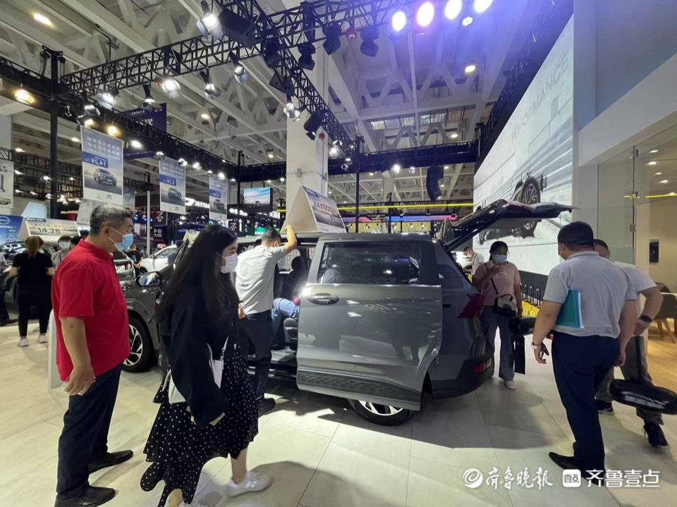 齐鲁车展传递市场新动态，宜商宜家的7座成了三胎时代刚需