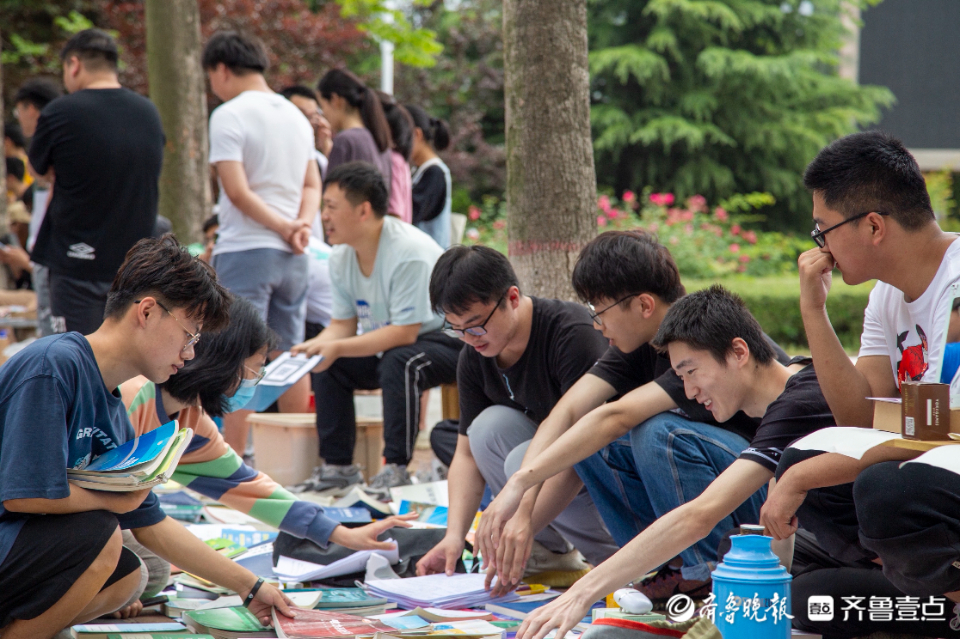 中石大跳蚤市场毕业季重开毕业生给青春回忆找新家