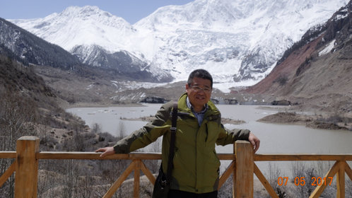 果然视频·文学大咖谈丨专访枣庄市作协主席简默:从矿工到作家