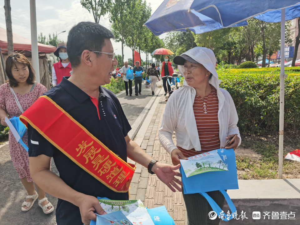 垦利自然资源和规划分局开展“节约集约用地，严守耕地红线”宣传