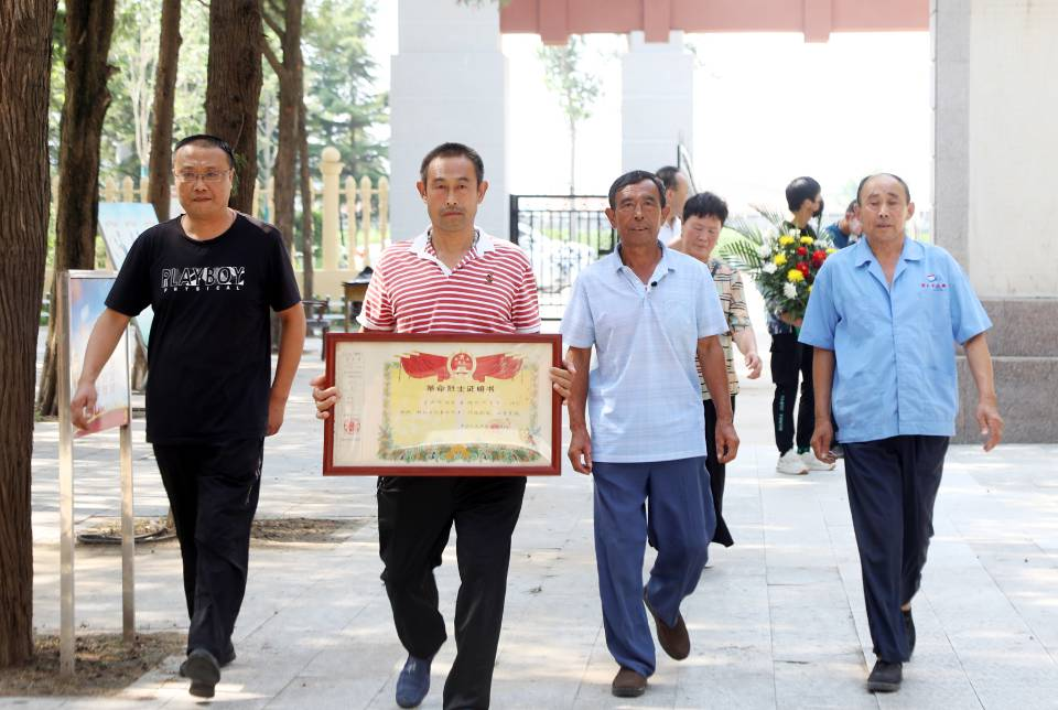 生前部队为华野九纵二十五师,于1947年10月(农历八月)在三合山战役中