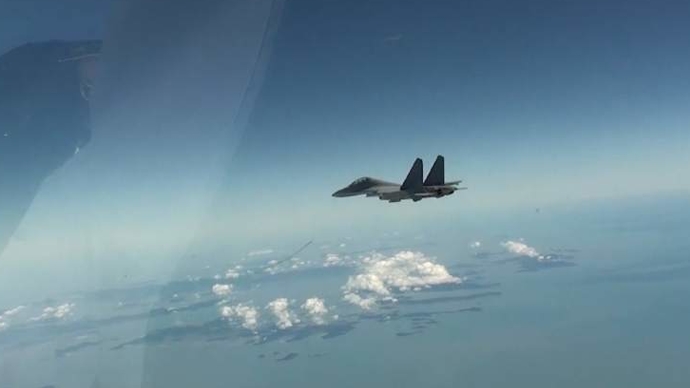 现场画面|东部战区上百架多型战机出动,奔赴台岛北部,西南,东南空域