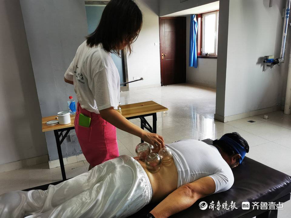 青年说｜医学生“三下乡”，社区大妈们乐了