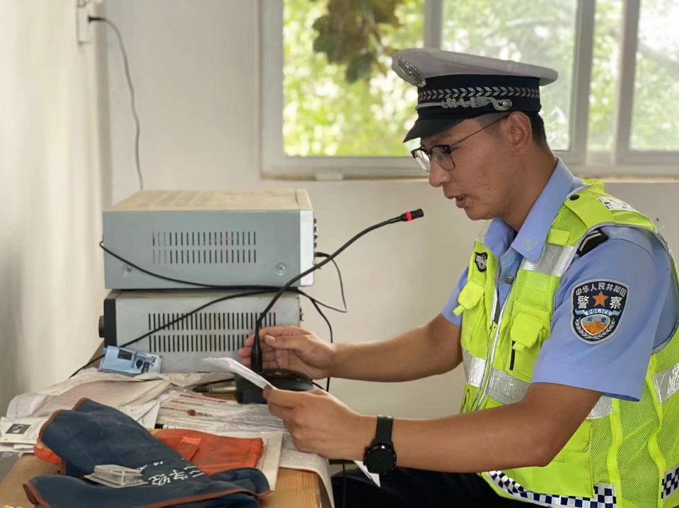 北湖交警开展“美丽乡村行”交通安全宣传