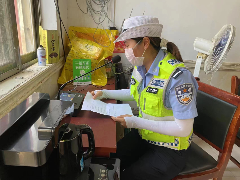 北湖交警开展“美丽乡村行”交通安全宣传