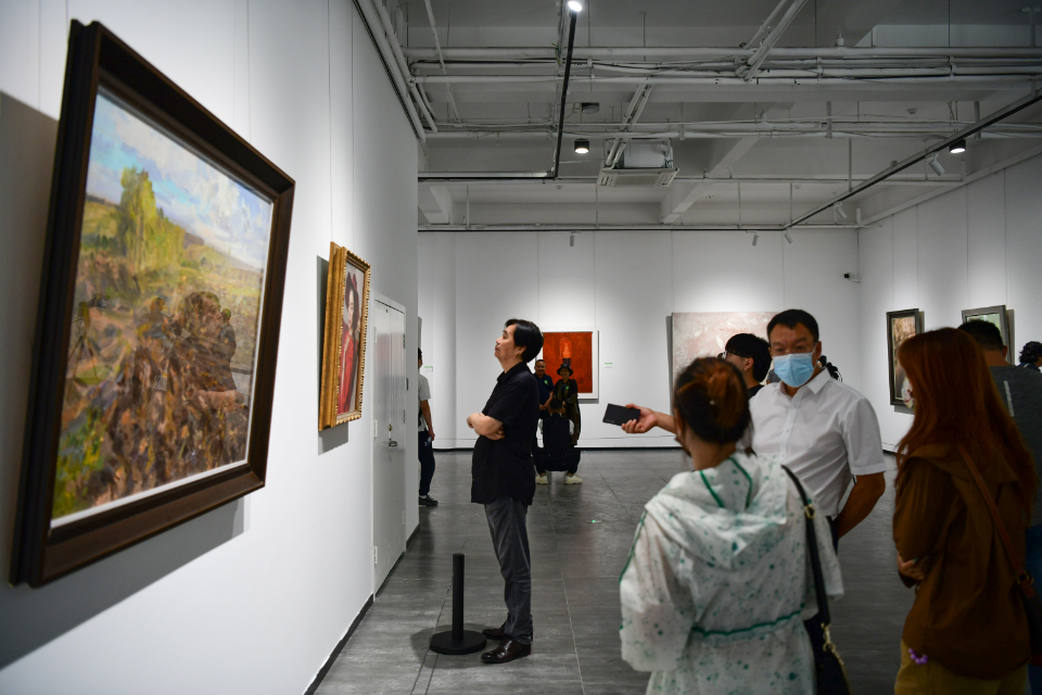 图集丨二百幅油画名作汇聚潍坊，光色表达令人震撼