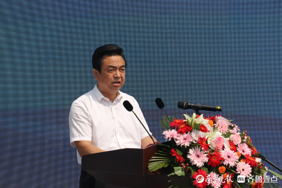 季士峰强调,全市住建系统和广大建筑业企业要创新形